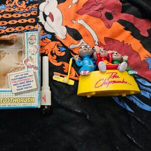 1984 Vintage The Chipmunks Helm Toys Singing Toothbrush Holder (Untested READ)